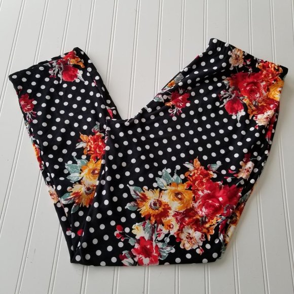 Pants - Black & White Polka Rose Soft Leggings